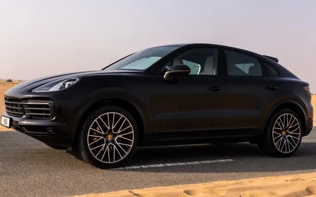 Porsche Cayenne Coupe - image 4