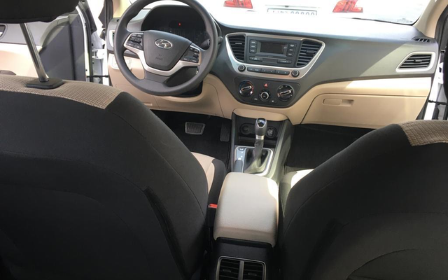 Hyundai Accent - image 4