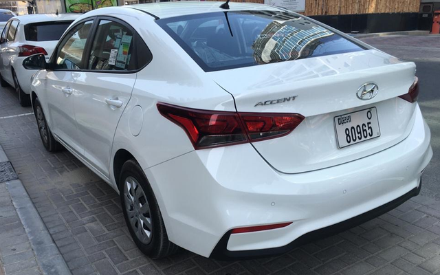 Hyundai Accent - image 2
