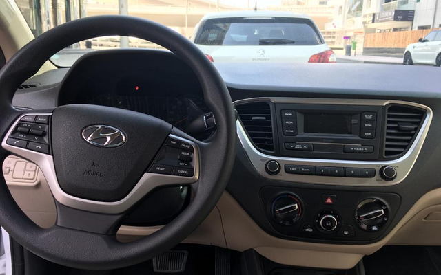 Hyundai Accent - image 3