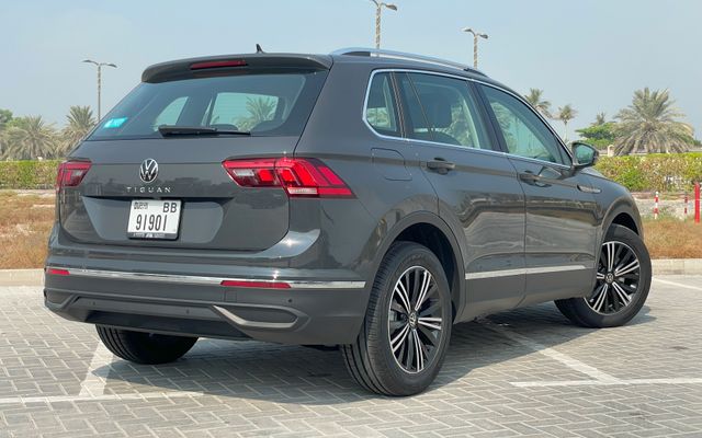 VOLKSWAGEN TIGUAN - image 4