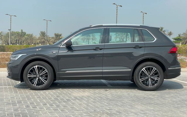 VOLKSWAGEN TIGUAN - image 2