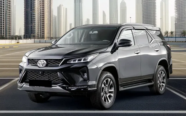 TOYOTA FORTUNER EXR 4X4 SUV 7 SEATS - image 1