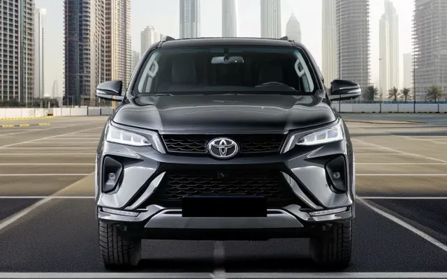 TOYOTA FORTUNER EXR 4X4 SUV 7 SEATS - image 2