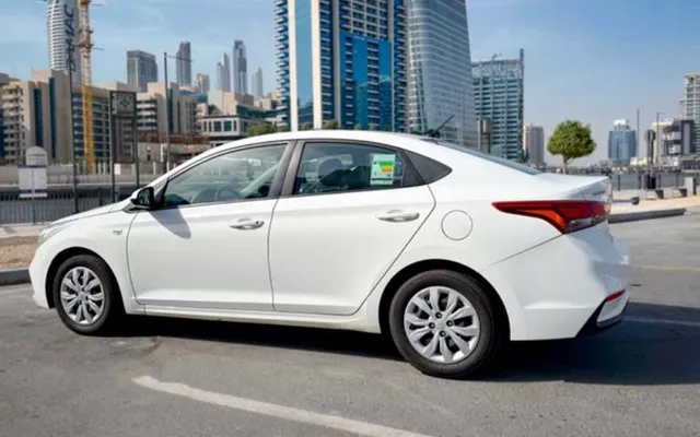 HYUNDAI ACCENT - image 4
