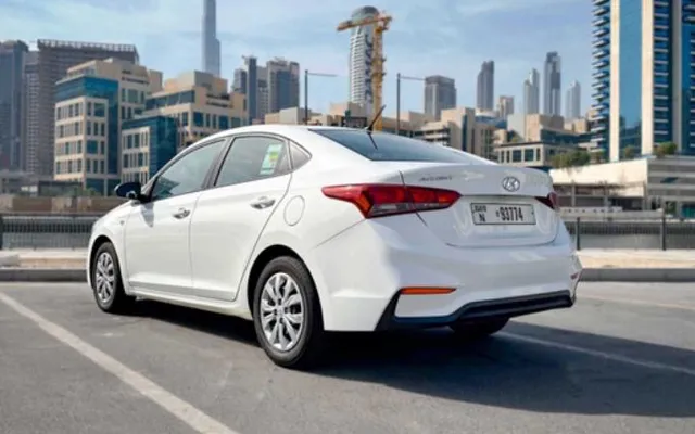 HYUNDAI ACCENT - image 3
