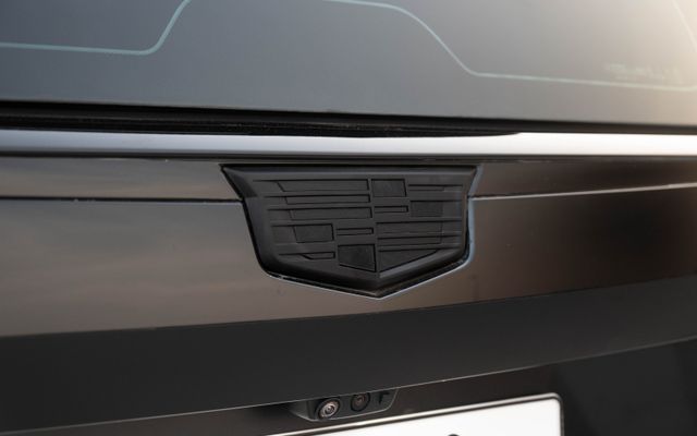 CADILLAC ESCALADE XL VIP - image 4