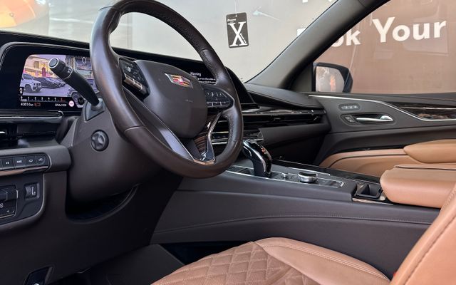 CADILLAC ESCALADE - image 4