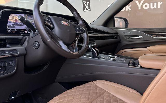 CADILLAC ESCALADE - image 4