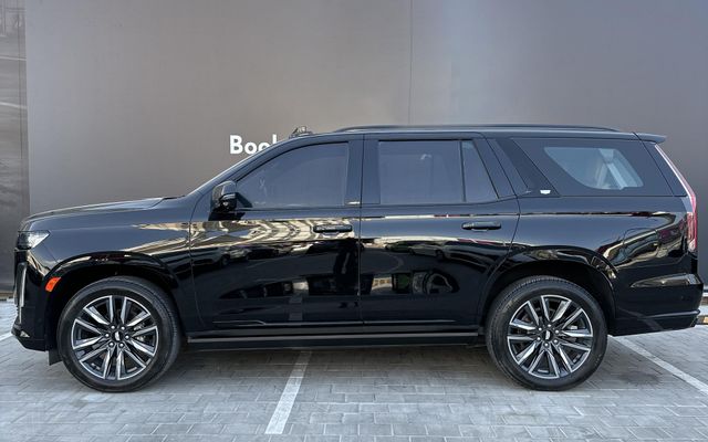 CADILLAC ESCALADE - image 2