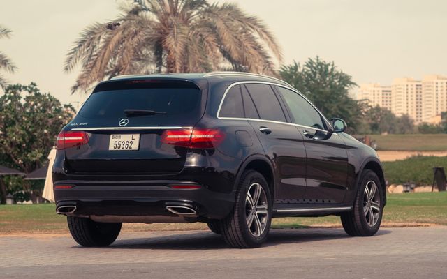 MERCEDES GLC 300 - image 4