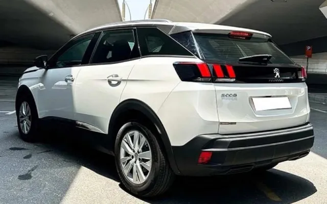 PEUGEOT 3008 - image 3
