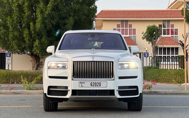 CADILLAC ESCALADE - image 2