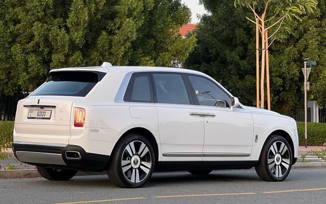 CADILLAC ESCALADE - image 4