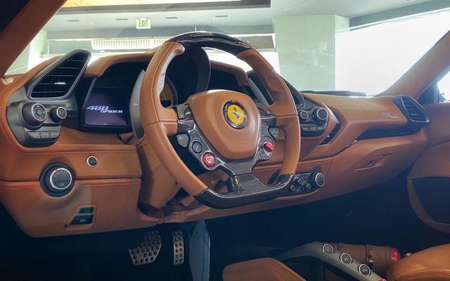 Ferrari Spider 488 - image 4