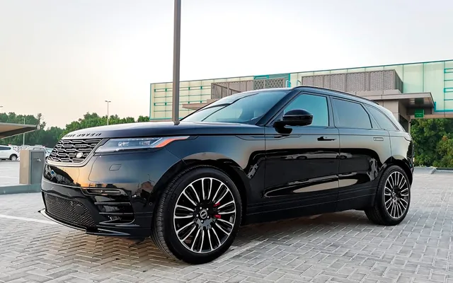 RANGE ROVER VELAR - image 1