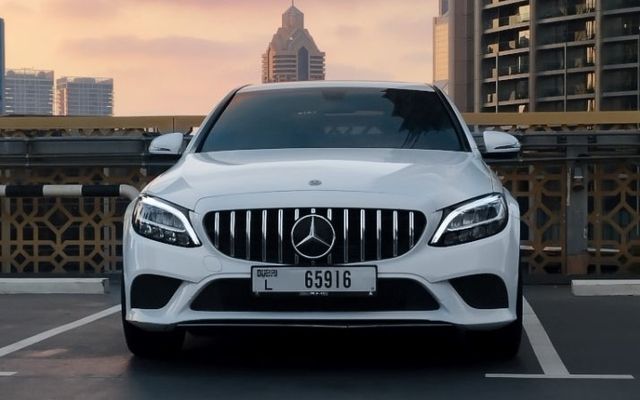 Mercedes Benz C-Series - image 2