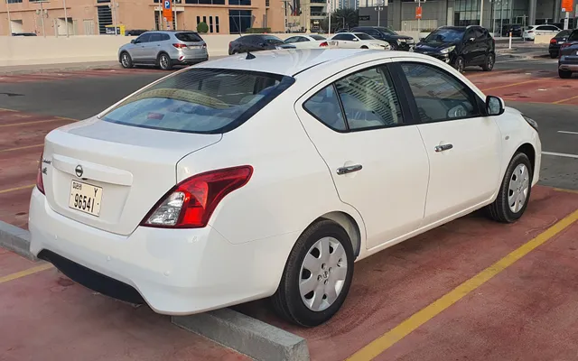 NISSAN SUNNY 2023 - image 4