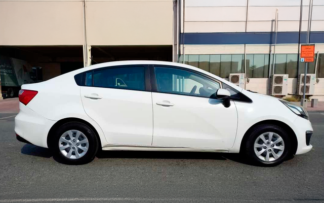 Kia Rio - image 2