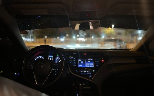 Toyota Camry - image 4