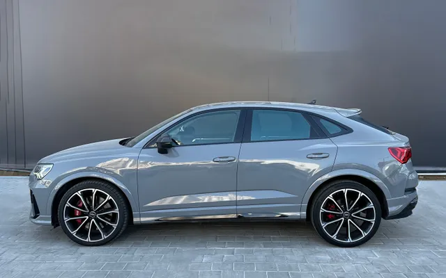 AUDI RS Q3 - image 2