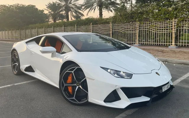 LAMBORGHINI HURACAN - image 1