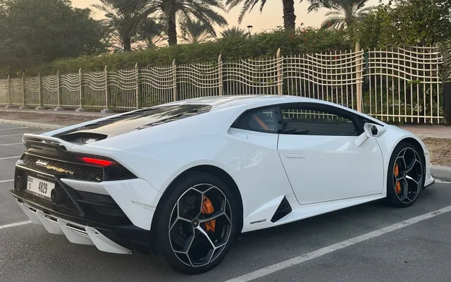 LAMBORGHINI HURACAN - image 3