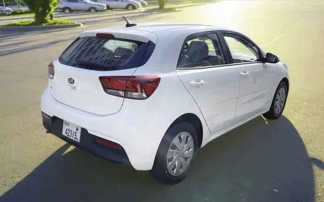 Kia Rio - image 3