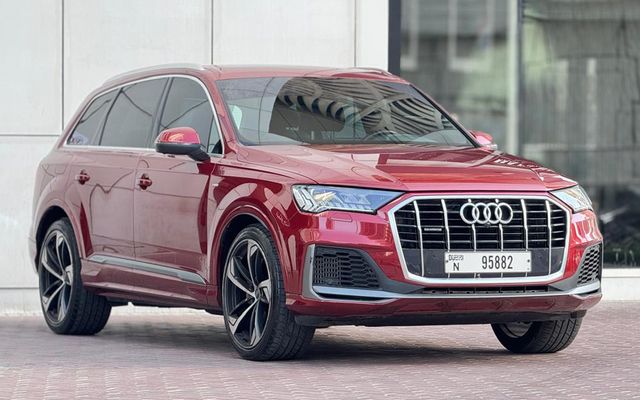Audi Q7 - image 1