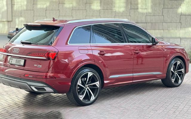 Audi Q7 - image 2