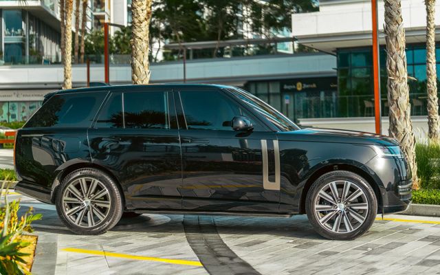 RANGE ROVER - image 2