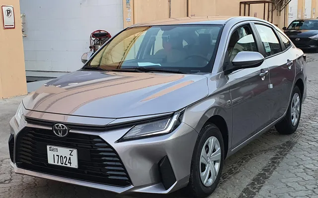 TOYOTA YARIS 2023 - image 1