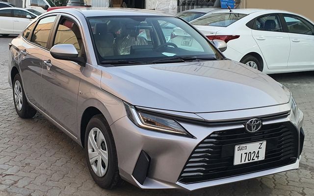 TOYOTA YARIS 2023 - image 2