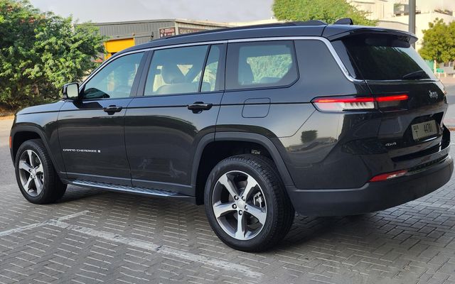 Jeep Grand Cherokee - image 4