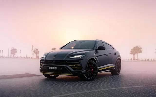 Lamborghini Urus - image 1