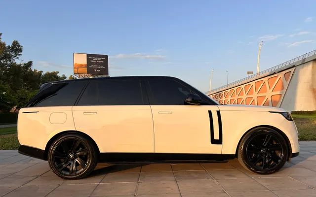 Range Rover Vogue - image 2