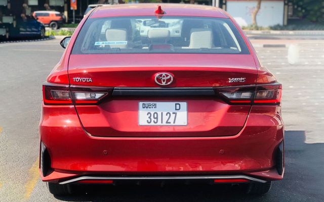 TOYOTA YARIS - image 2