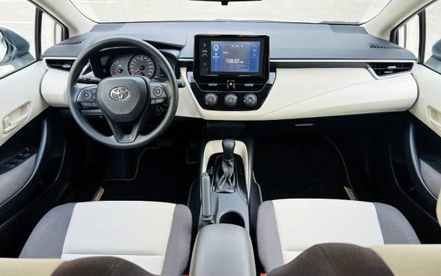 Toyota Corolla - image 4