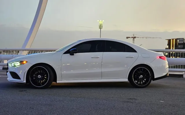 Mercedes CLA250 - image 2