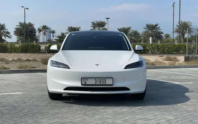 Tesla model 3 Performance 2024 - image 3
