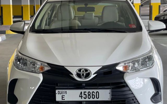 TOYOTA YARIS - image 3