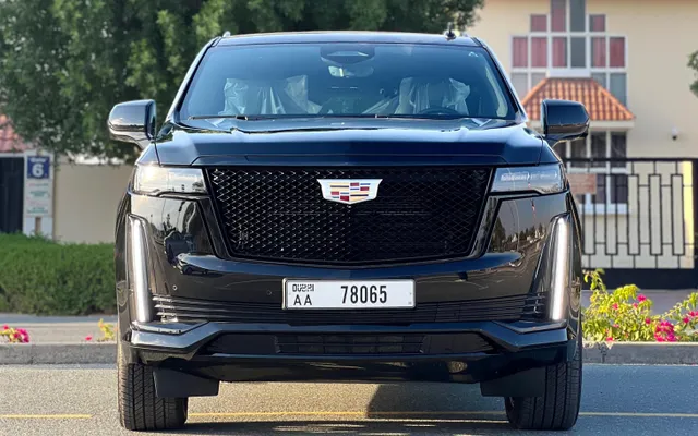 CADILLAC ESCALADE - image 2