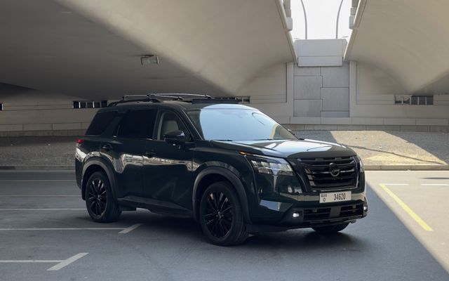 Nissan Pathfinder SL - image 4