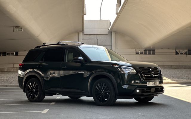 Nissan Pathfinder SL - image 1