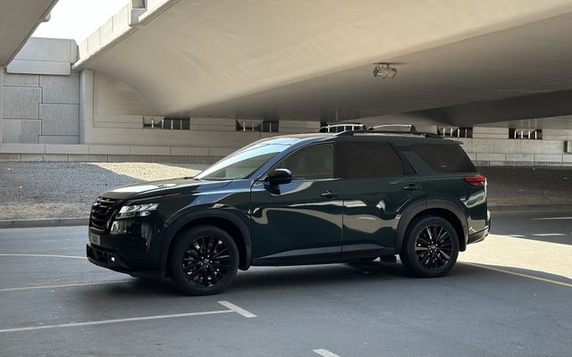 Nissan Pathfinder SL - image 3