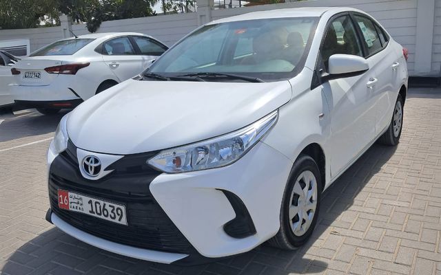 TOYOTA YARIS - image 1