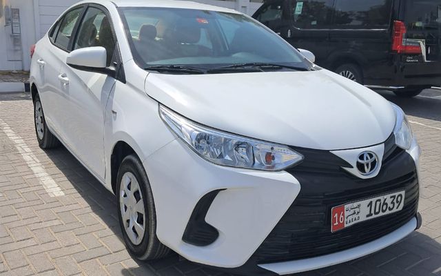 TOYOTA YARIS - image 3