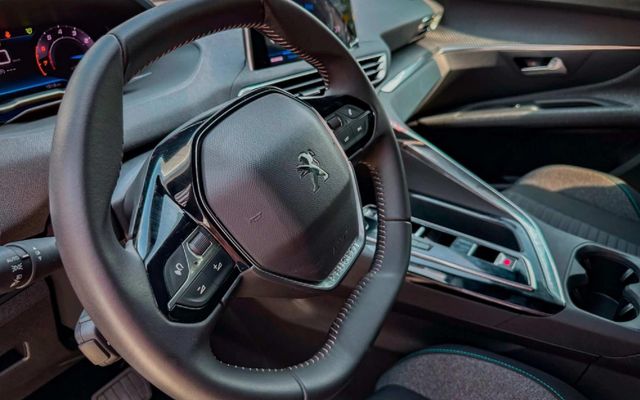 PEUGEOT 3008 - image 4