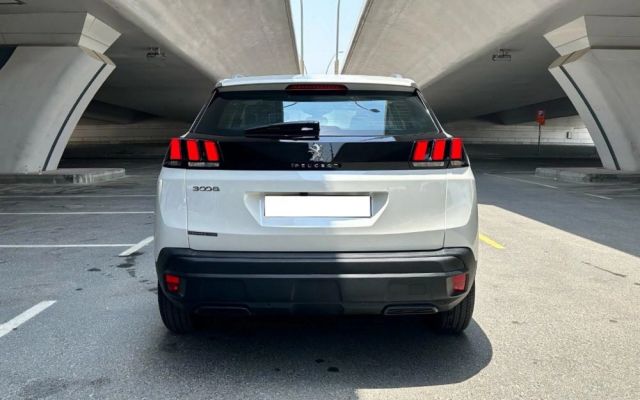 PEUGEOT 3008 - image 3