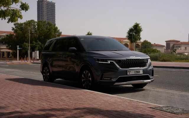 Kia Carnival - image 4